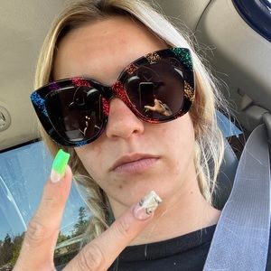 Meet your Posher, Layla